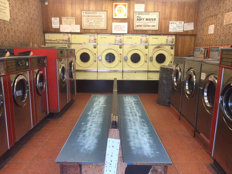 Colliers Wood Laundrette | 94 High Street Colliers Wood, London SW19 2BT, UK