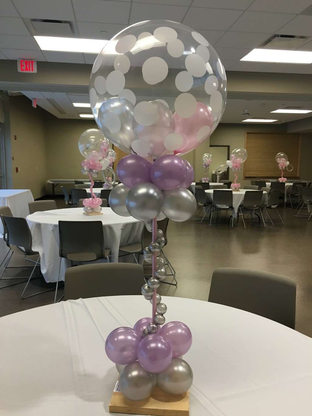 Makin Memories Balloon & Floral Decorations | 3N410 N Howard Ave, Elmhurst, IL 60126, USA | Phone: (630) 834-5453