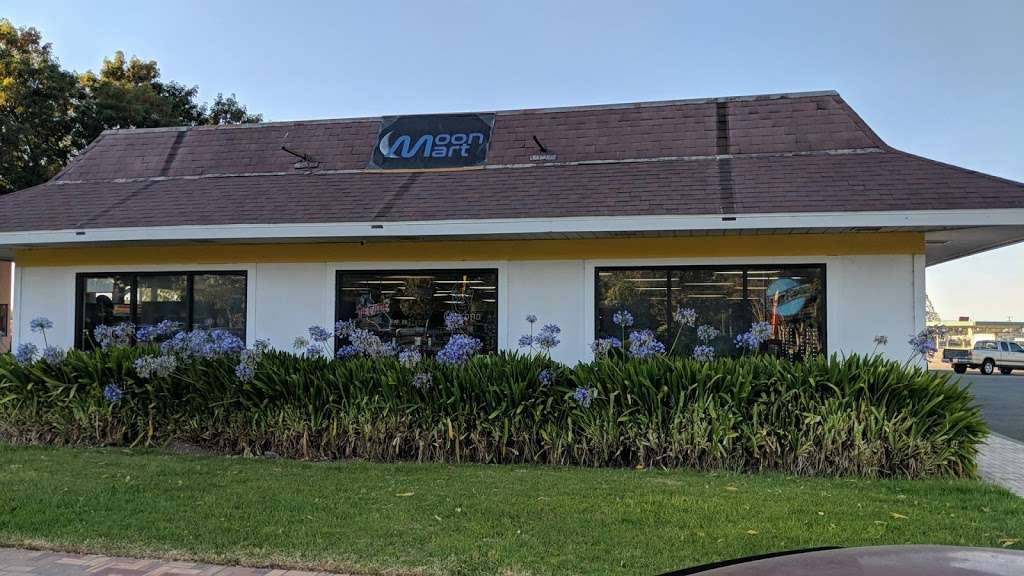 Moon Mart Convenience Store | 596 Edquiba Rd, Mountain View, CA 94043, USA