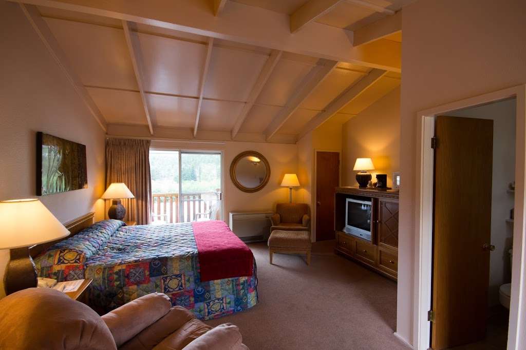 Alpine Trail Ridge Inn | 927 Moraine Ave, Estes Park, CO 80517, USA | Phone: (970) 586-4585