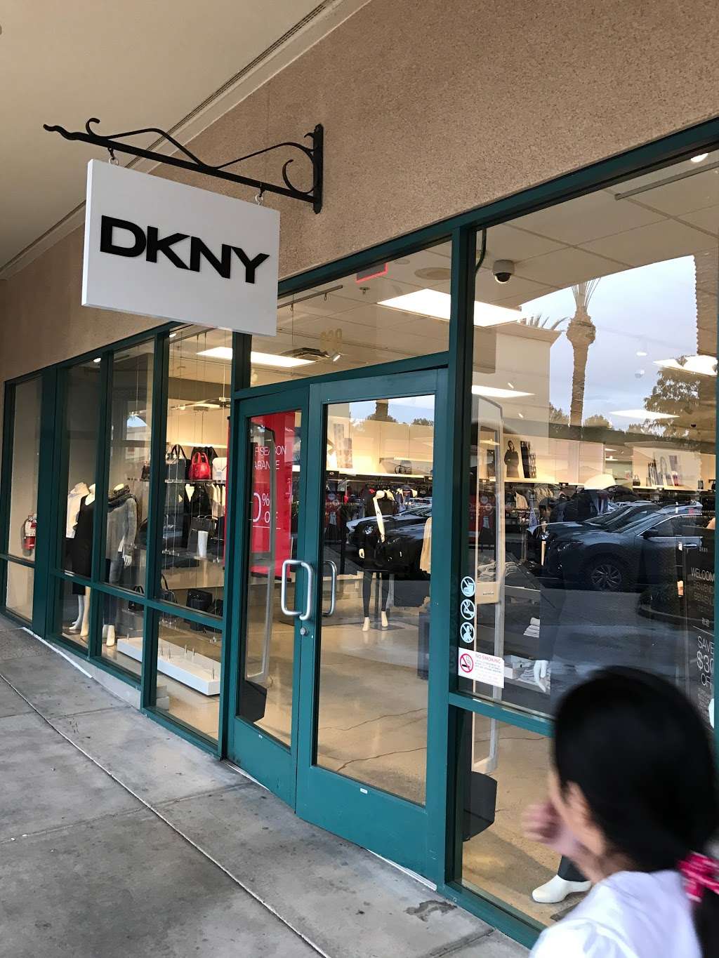 DKNY | 740 Ventura Blvd Ste 424, Camarillo, CA 93010, USA | Phone: (805) 388-3468