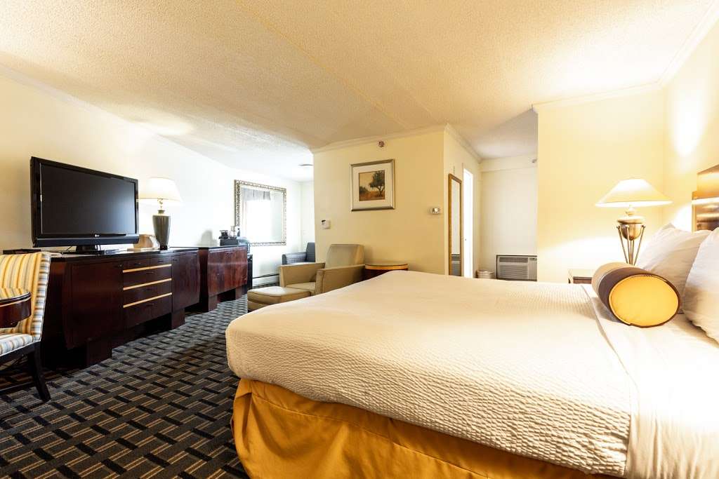 Bedford Plaza Hotel - Boston | 340 Great Rd, Bedford, MA 01730, USA | Phone: (781) 275-6700