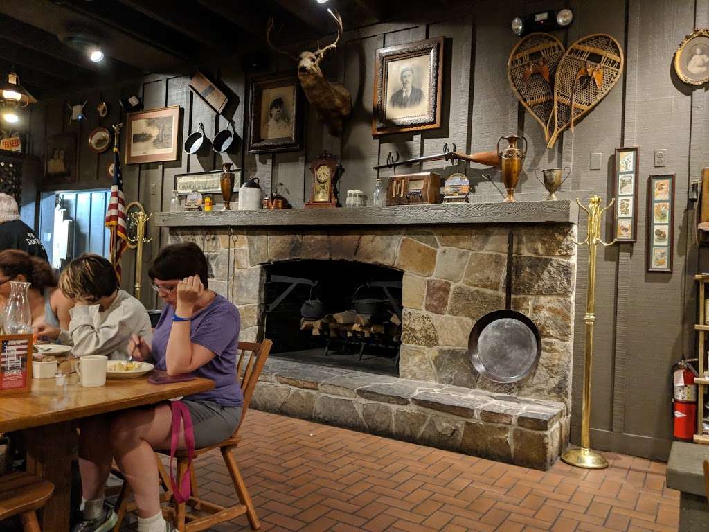 Cracker Barrel Old Country Store | 7720 Main St Suite 19, Fogelsville, PA 18051, USA | Phone: (610) 481-0055