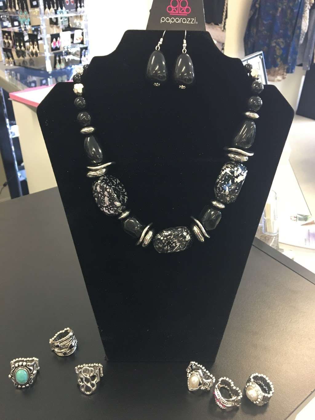 Just Stunning Consignment Boutique | 6935 S Carter Rd Suite 6/7, Lakeland, FL 33813, USA | Phone: (863) 583-4112