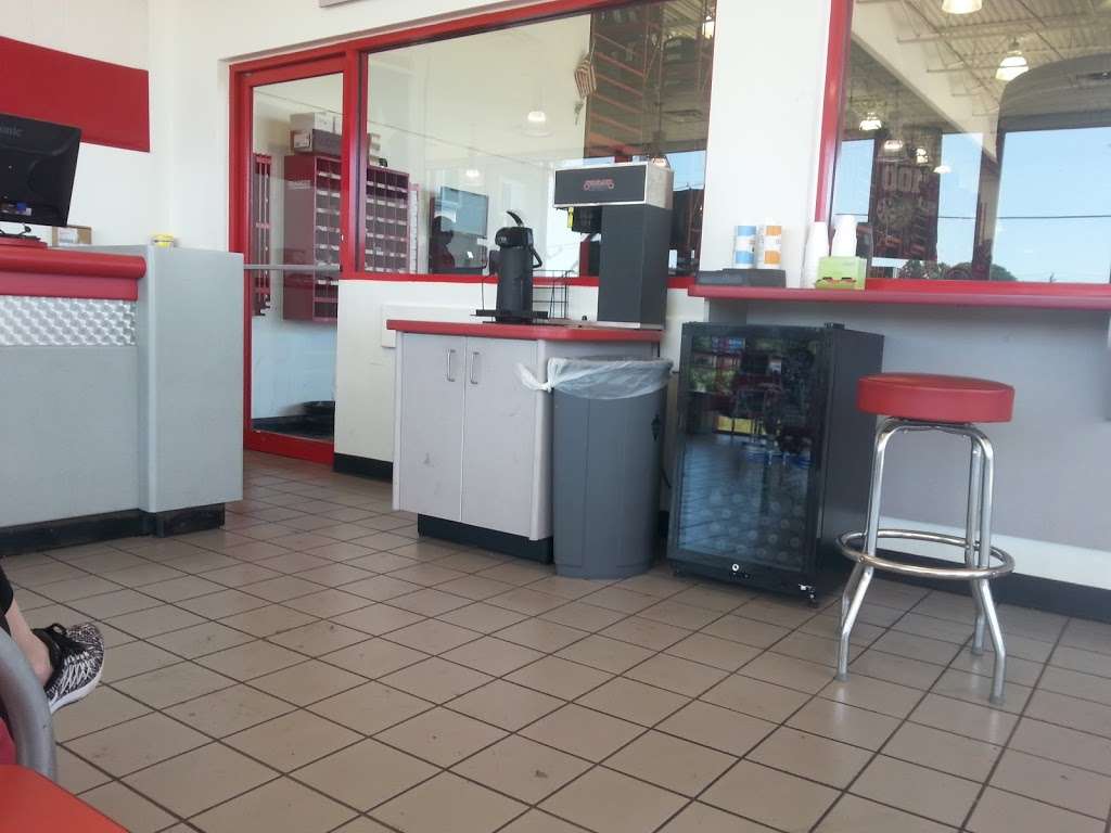 Discount Tire | 4950 North Fwy, Houston, TX 77022, USA | Phone: (713) 697-9319