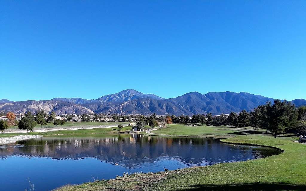 Yucaipa Valley Golf Club | 33725 Chapman Heights Rd, Yucaipa, CA 92399, USA | Phone: (909) 790-6522
