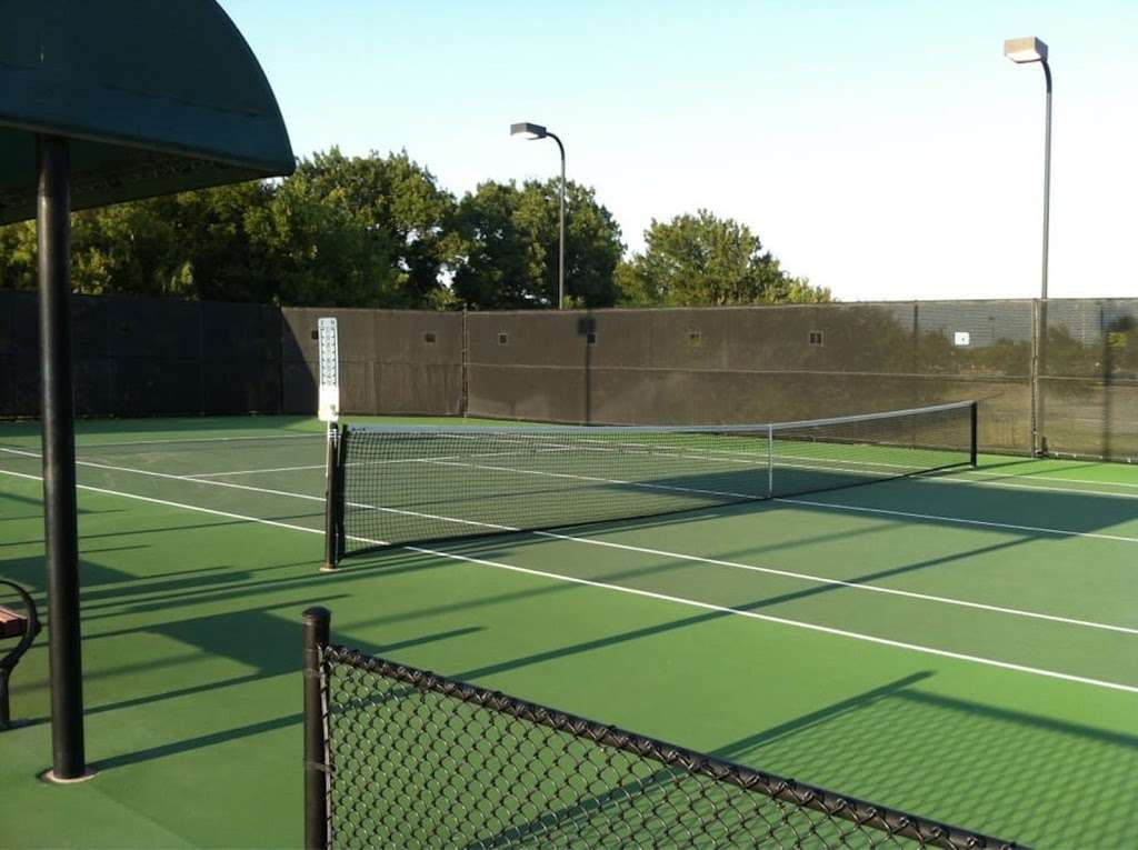 Wagon Wheel Tennis Center | 950 Creekview Dr, Coppell, TX 75019, USA | Phone: (972) 393-5687