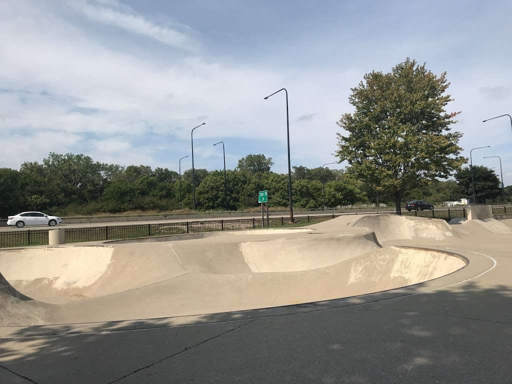 Burnham Skate Park | Burnham Park, Chicago, IL 60616, USA | Phone: (312) 742-7529