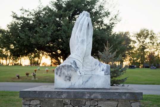 Shawnee Mission Mem Gardens | 23215 W 75th St, Shawnee, KS 66227, USA | Phone: (913) 441-3300