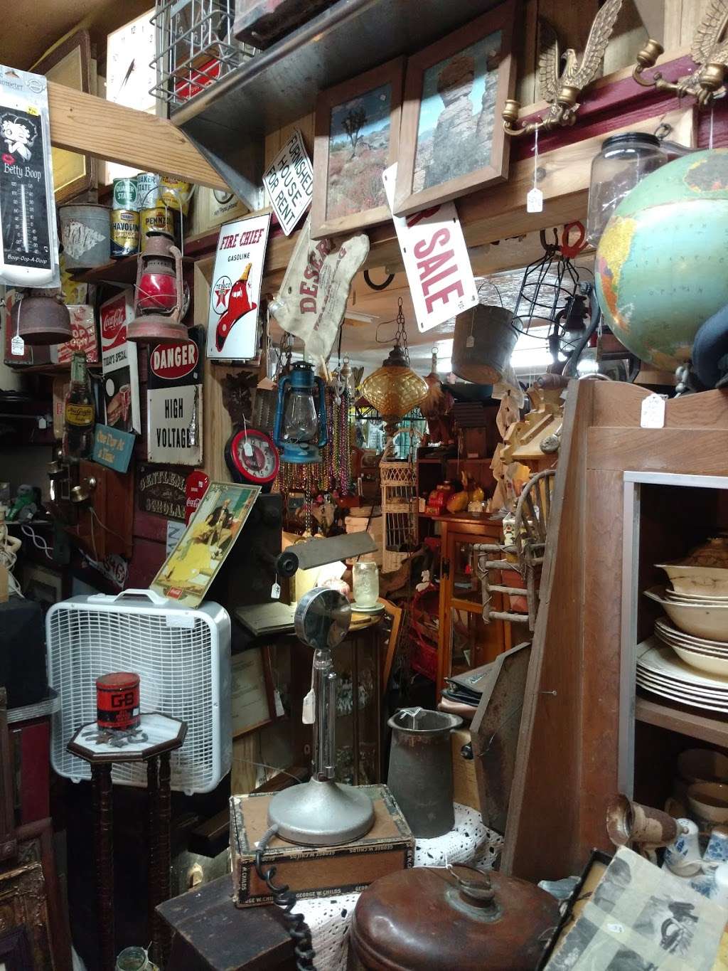 Back O The Wagon Antiques & Uniques | 1235 Hwy 6, Alvin, TX 77511 | Phone: (281) 337-4000