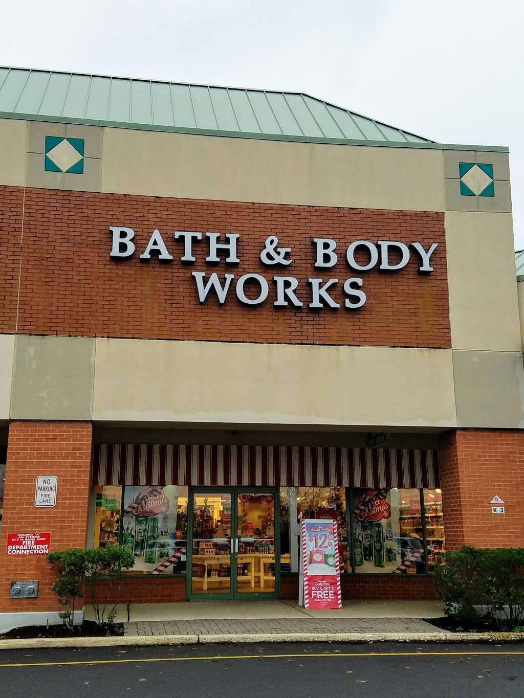 Bath & Body Works | 2300 Consumer Square, Mays Landing, NJ 08330 | Phone: (609) 677-9970