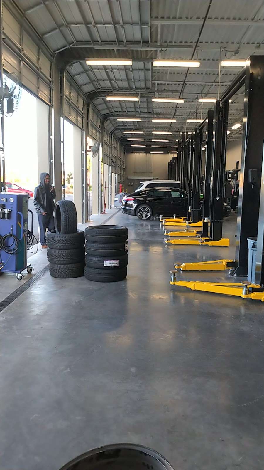 Action Gator Tire | 11685 Silverlake Park Dr, Windermere, FL 34786, United States | Phone: (407) 217-6873