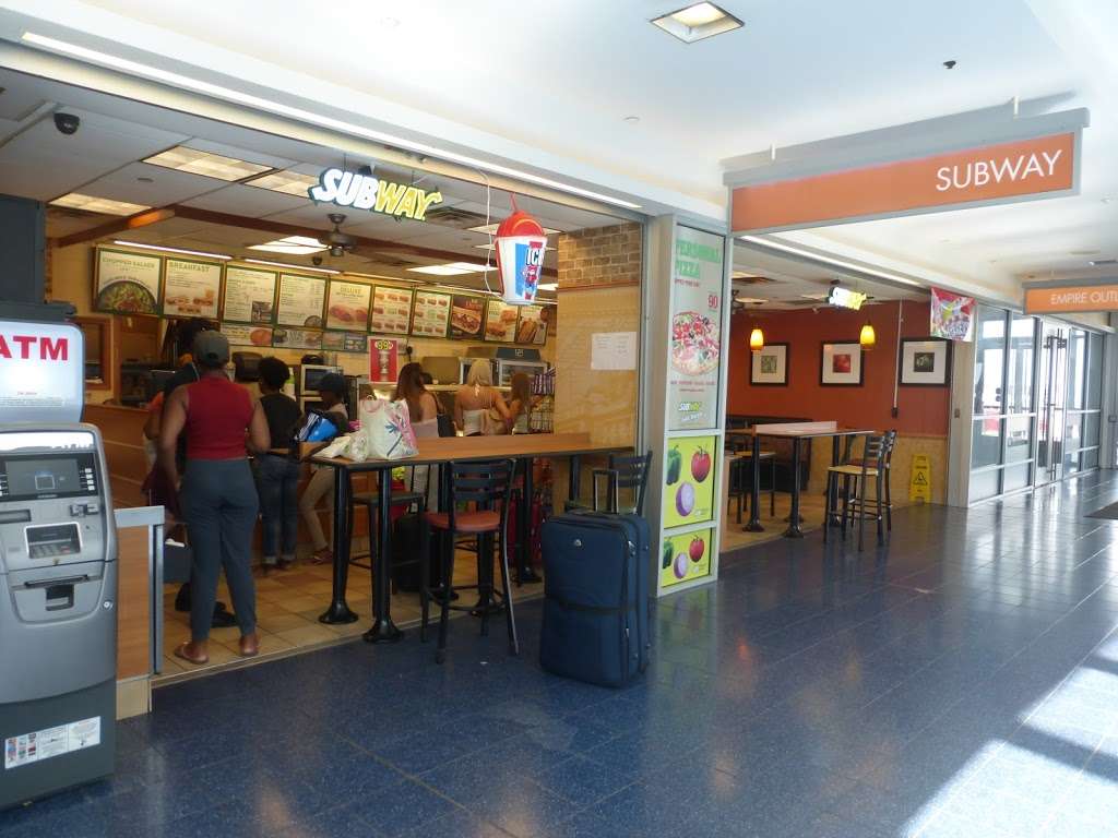 Subway Restaurants | 9 Ferry Terminal Viaduct, Staten Island, NY 10301, USA | Phone: (718) 727-2197