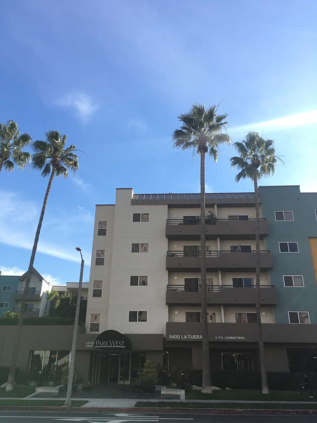 Park West Apartments | 9400 La Tijera Blvd, Los Angeles, CA 90045, USA | Phone: (310) 568-9400