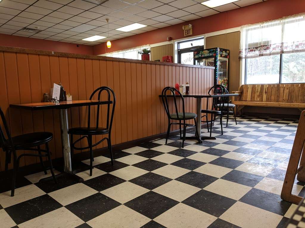 Alicias Diner | 116 Bridge St, Pelham, NH 03076, USA | Phone: (603) 635-0992