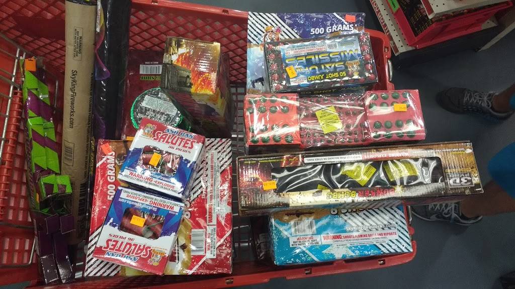 Sky King Fireworks | 3380 W New Haven Ave, Melbourne, FL 32904 | Phone: (321) 953-9901