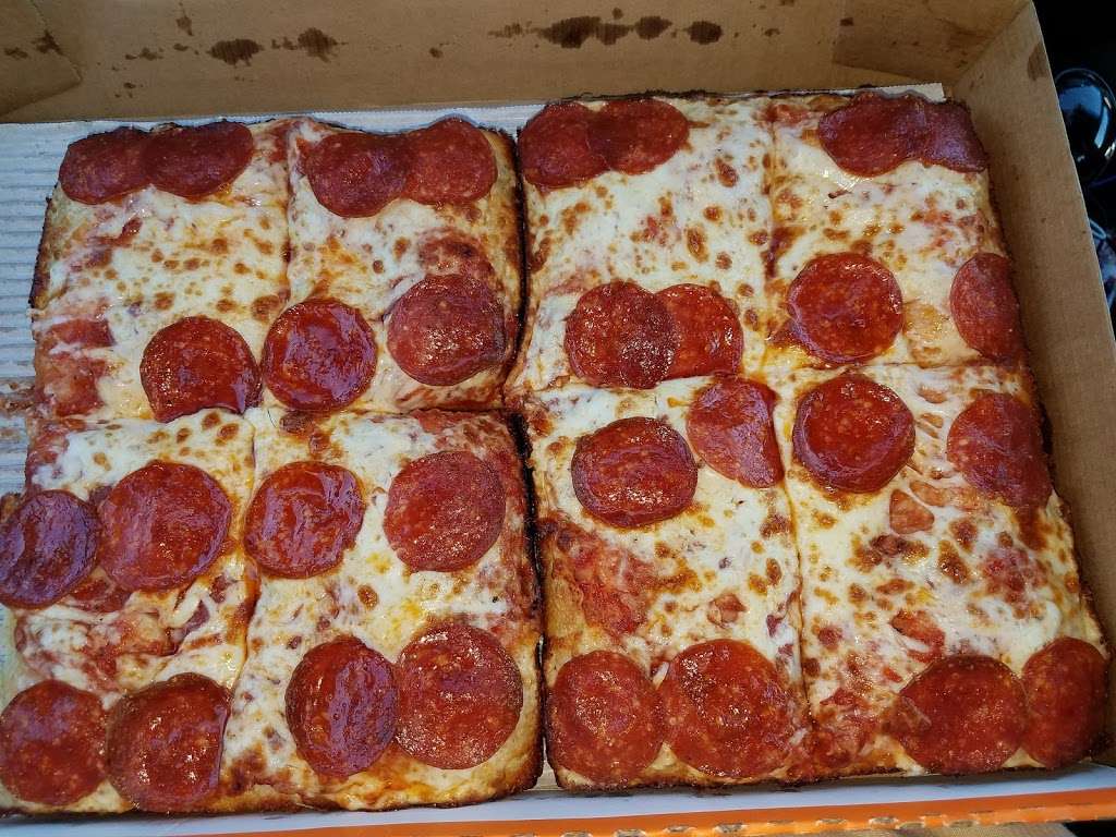 Little Caesars Pizza | 1728 W Rosecrans Ave, Compton, CA 90220 | Phone: (310) 639-7686