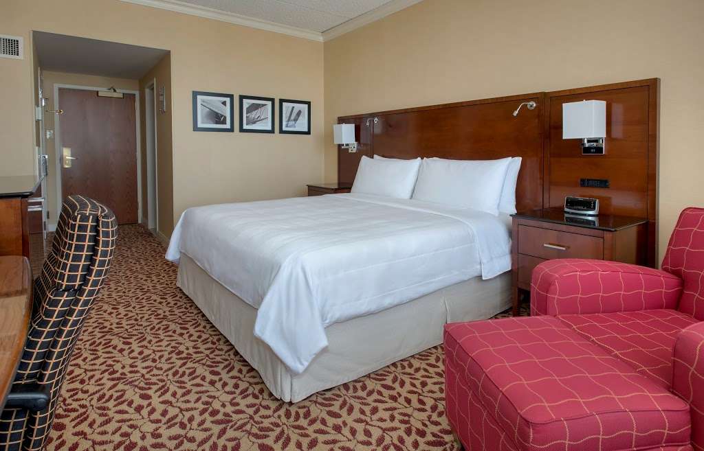 Long Island Marriott, 101 James Doolittle Blvd, Uniondale, NY 11553, USA