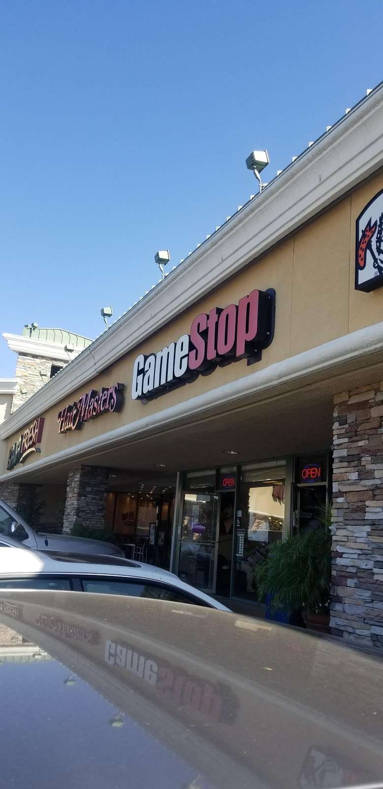 GameStop | 2633 Foothill Blvd, La Crescenta-Montrose, CA 91214, USA | Phone: (818) 542-3018