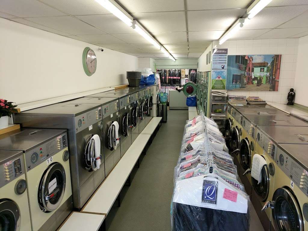 Heck Of A Wash | 109 High Rd, London N2 8AG, UK | Phone: 020 8883 0294