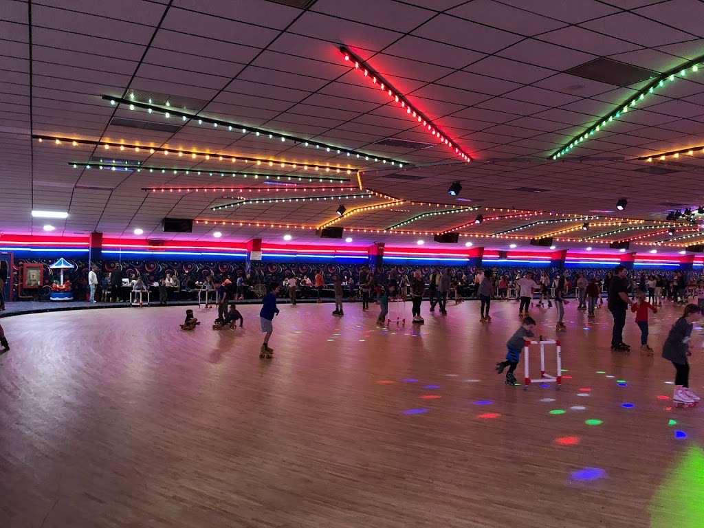 Interskate Roller Rink | 1408 S, E State Hwy 121, Lewisville, TX 75067, USA | Phone: (972) 221-4666