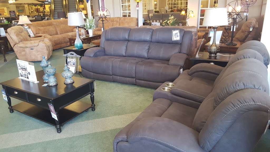 Raymour & Flanigan Furniture and Mattress Store | 14 Candlewood Lake Rd, Brookfield, CT 06804, USA | Phone: (203) 775-2007