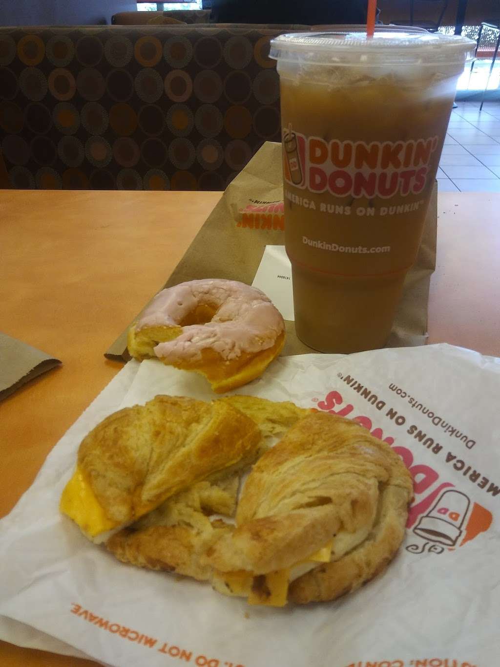 Dunkin Donuts | Kosher Location, 21401 Powerline Rd, Boca Raton, FL 33433, USA | Phone: (561) 757-3731