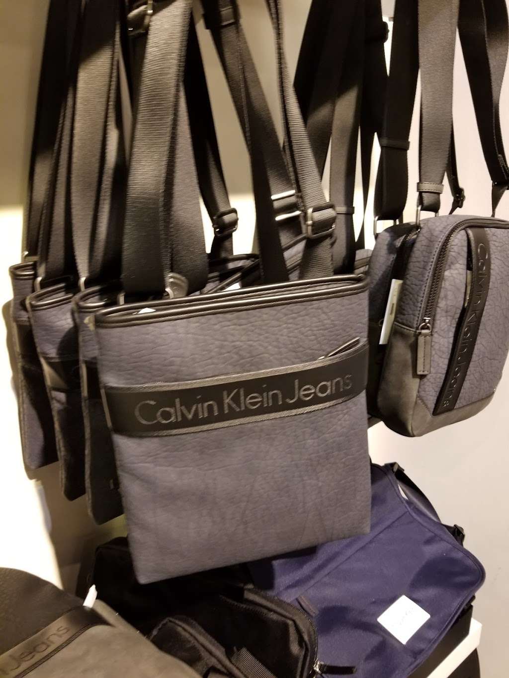 Calvin Klein Outlet | 5265 International Drive, Suite D&E, Orlando, FL 32819 | Phone: (407) 352-3565