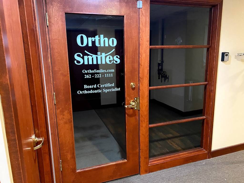 Ortho Smiles | 19265 W Capitol Dr Suite L-4, Brookfield, WI 53045, USA | Phone: (262) 222-1111