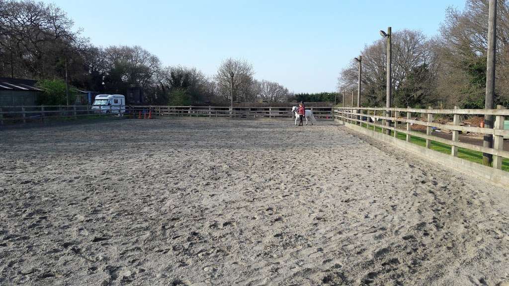 A3 Baby Barn | Waffrons Farm, Woodstock Ln S, Chessington, Esher, Chessington KT9 1UF, UK | Phone: 0800 594 3054