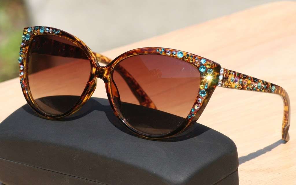 Sunglass Shenanigans | W McFadden Ave & Springdale St, Huntington Beach, CA 92647, USA | Phone: (714) 501-3074