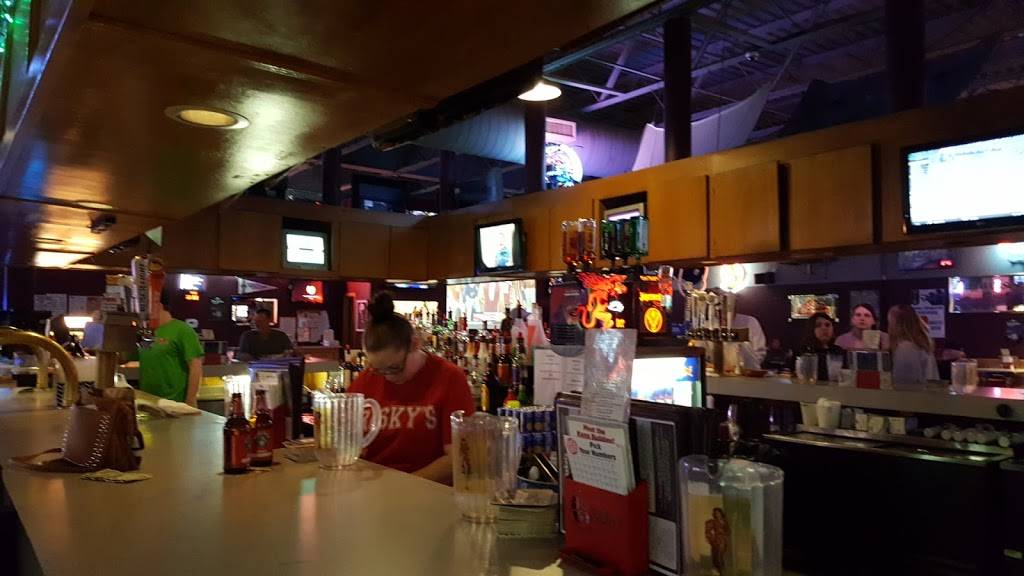 Riskys Sports Bar & Grill | 4684 Leighton Ave, Lincoln, NE 68504, USA | Phone: (402) 466-6966