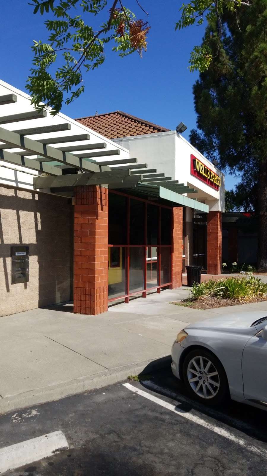 Wells Fargo Bank | 120 Browns Valley Pkwy, Vacaville, CA 95688, USA | Phone: (707) 446-0196