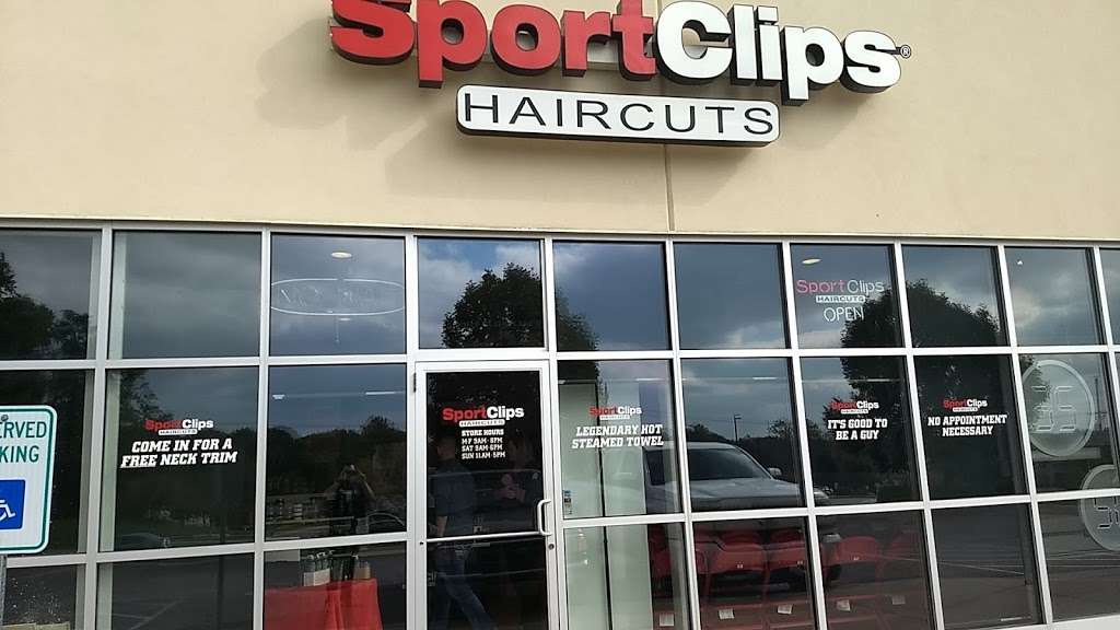 Sport Clips Haircuts of St. Joseph - Shoppes at North Village | 5307 N Belt Hwy, St Joseph, MO 64506, USA | Phone: (816) 233-3774