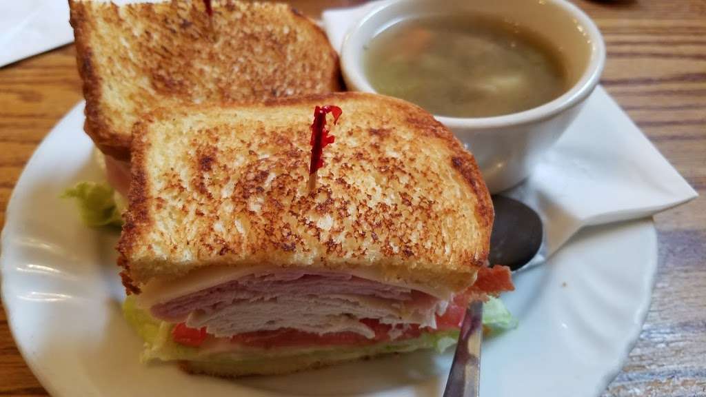 The Bear House Family Restaurant | 23420 Crest Forest Dr, Crestline, CA 92325, USA | Phone: (909) 338-8100