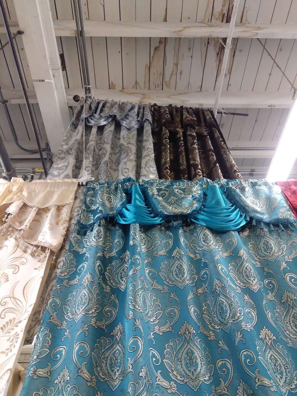 Rugs & More Wholesale Inc Feras | 3025 W 47th St, Chicago, IL 60632, USA | Phone: (773) 890-1420