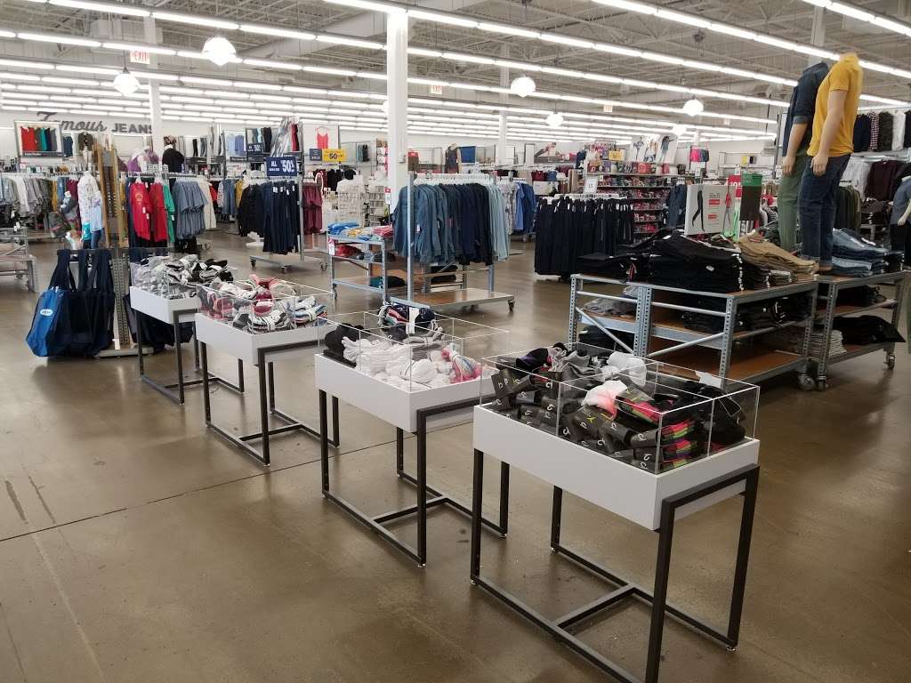 Old Navy | 6711 Frontier Dr, Springfield, VA 22150, USA | Phone: (703) 921-1882