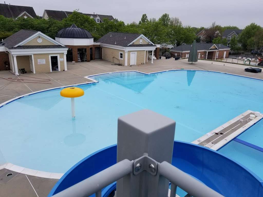 Hyland Hills Swimming Pool & Splash Park | 43450 Parish St, Chantilly, VA 20152, USA | Phone: (703) 327-5772