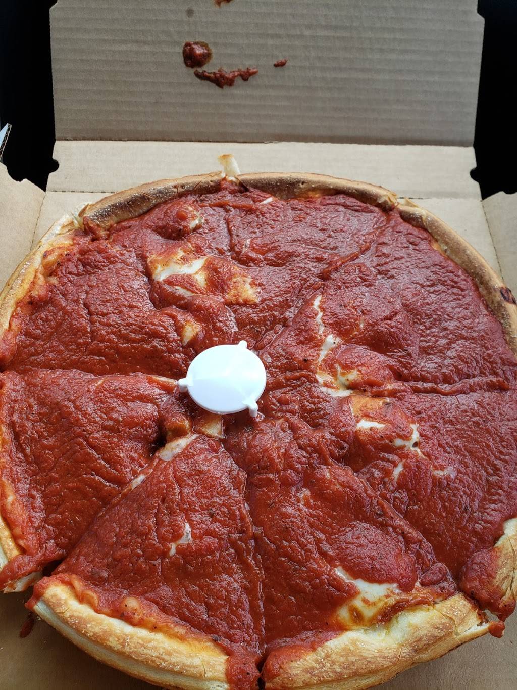 Roccos Pizza | 120 Annapolis St W, West St Paul, MN 55118, USA | Phone: (651) 450-9577