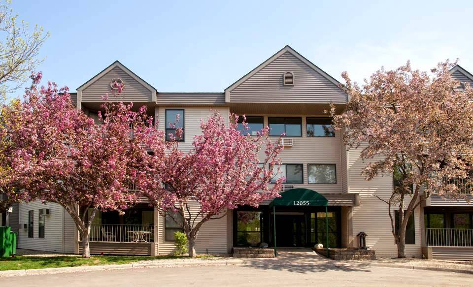 Parkside Apartments at Medicine Lake | 12105 41st Ave N, Plymouth, MN 55441, USA | Phone: (763) 553-7977