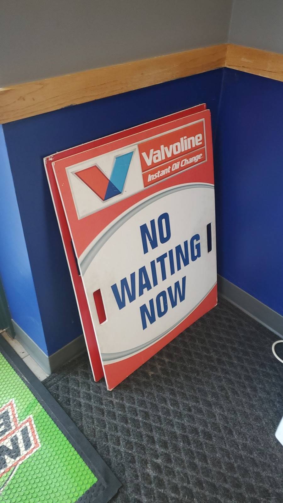 Valvoline Instant Oil Change | 8500 Amber Hill Ct, Lincoln, NE 68526, USA | Phone: (402) 904-3626