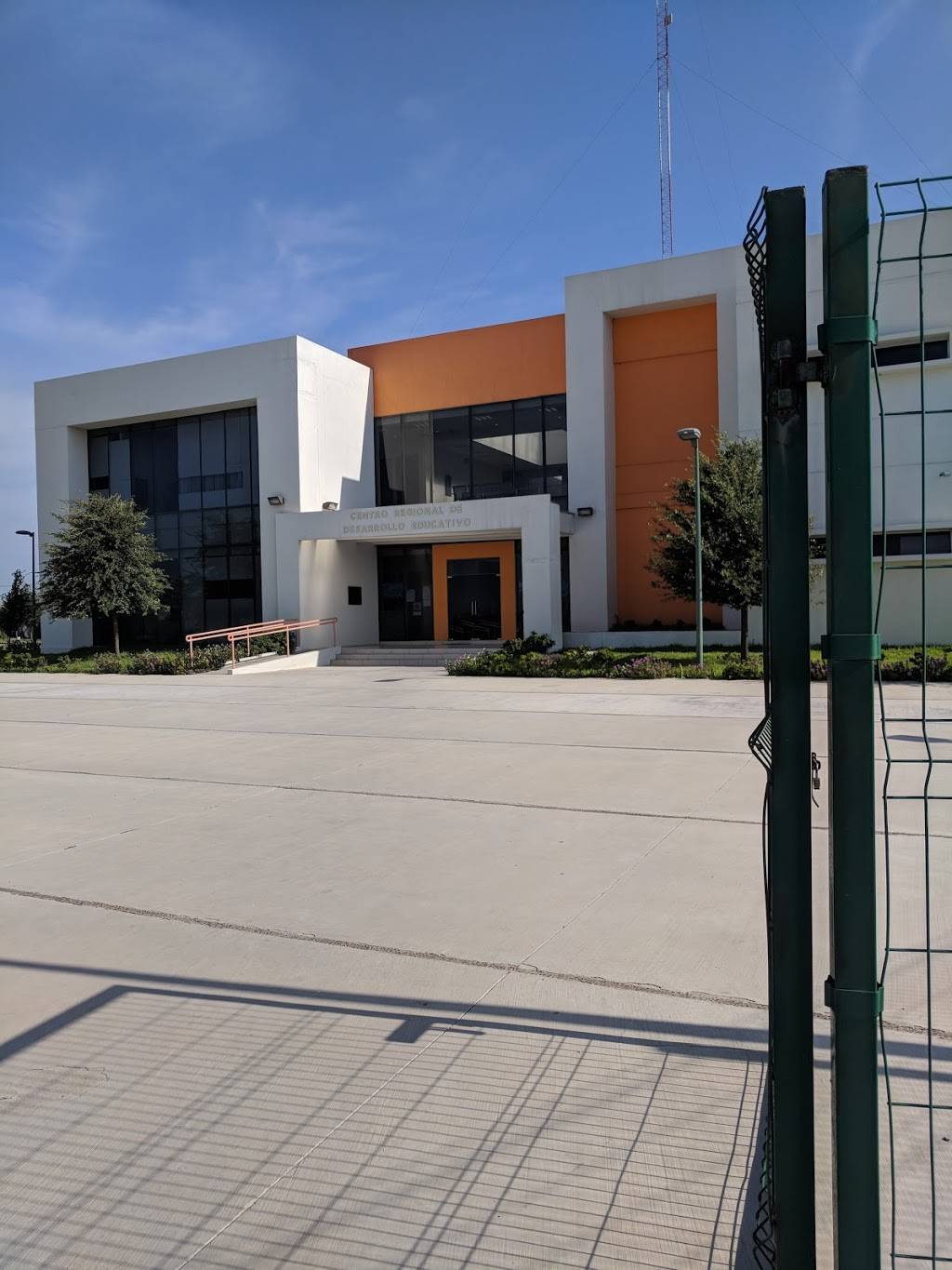 Centro Regional de Desarrollo Educativo | Blvd. Pedro Pérez Ibarra 4902, Viviendas Unidas, 88000 Nuevo Laredo, Tamps., Mexico | Phone: 867 712 8396