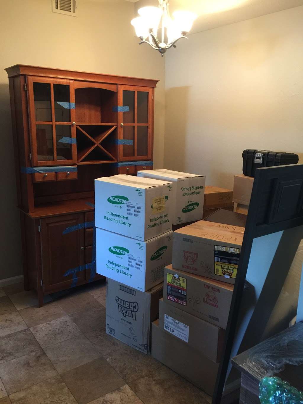 2Man Moving Services | 13634 Apple Moss Ct, Eastvale, CA 92880, USA | Phone: (818) 964-3103