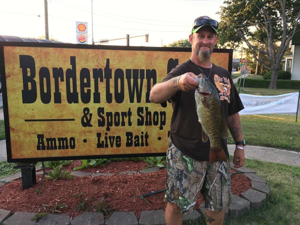 Bordertown Guns | 116 S. Gladiola Ave, Momence, IL 60954, USA | Phone: (815) 472-4900