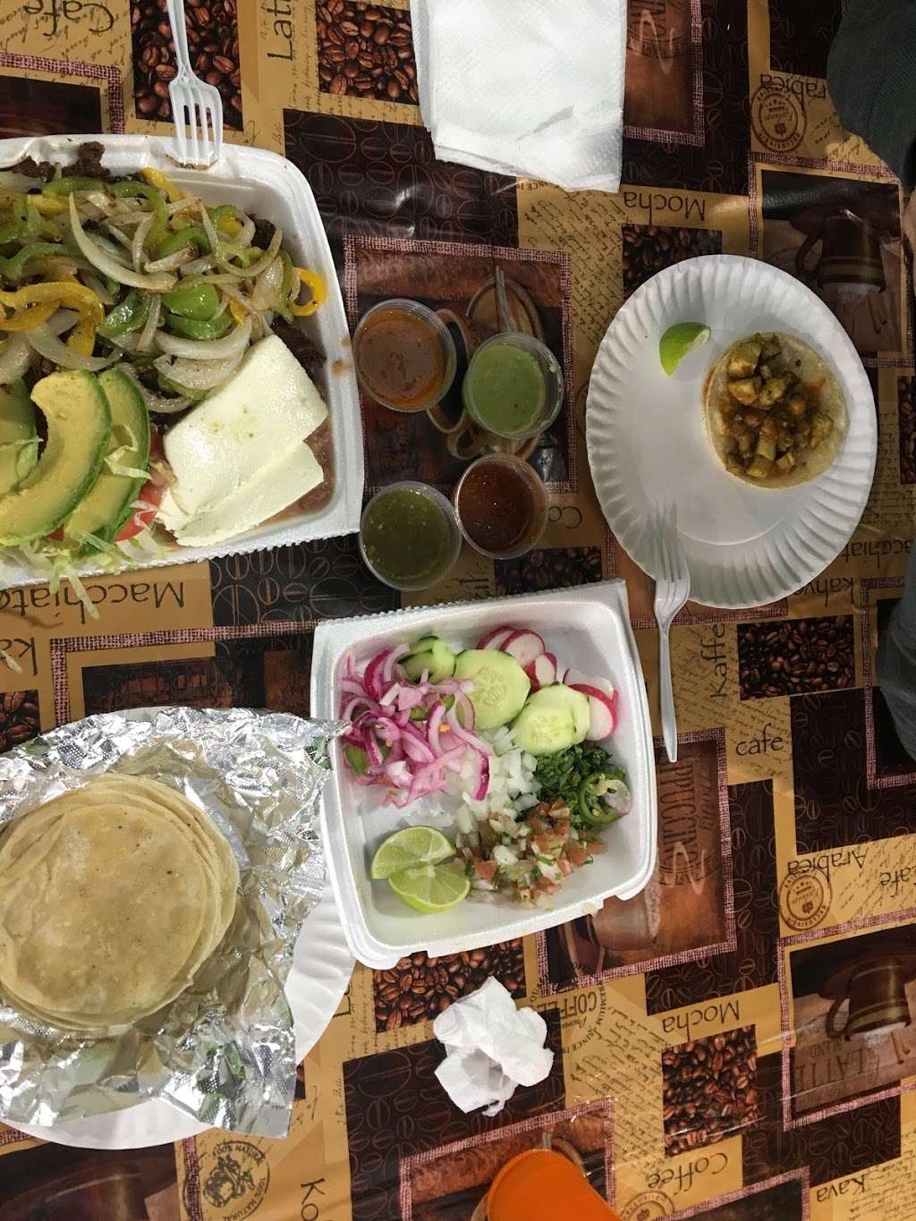 Chiquis Taco | 5625 S Avalon Blvd, Los Angeles, CA 90011, USA | Phone: (323) 907-8108