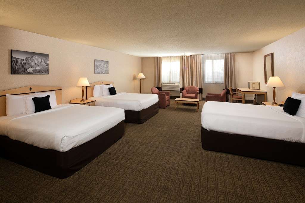 Red Lion Inn & Suites Denver Airport | 16921 E 32nd Ave, Aurora, CO 80011, USA | Phone: (303) 367-5000