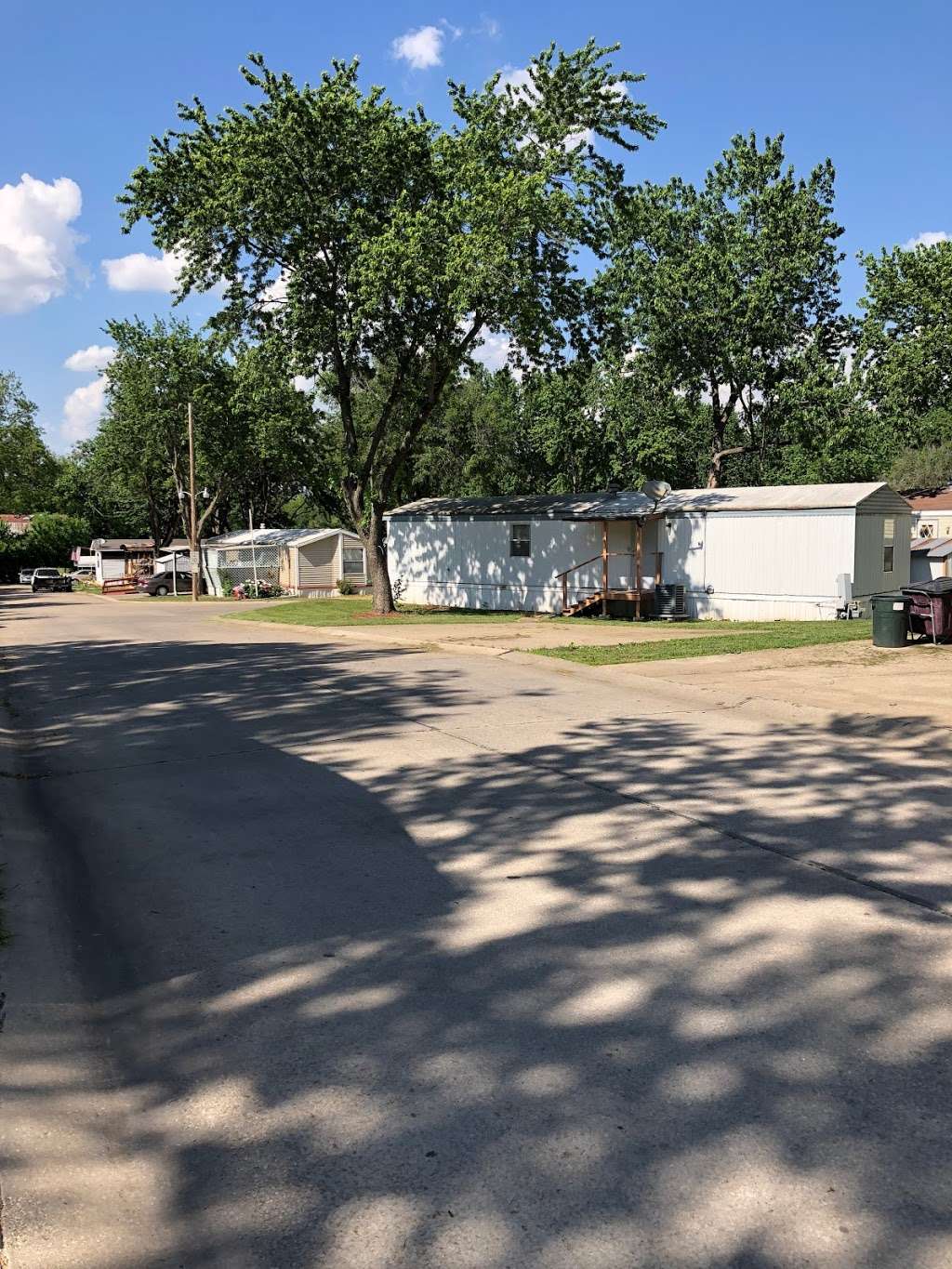 Acres Estates Mobile Home Park | 601 S Burroughs St, Ottawa, KS 66067, USA | Phone: (785) 241-7047