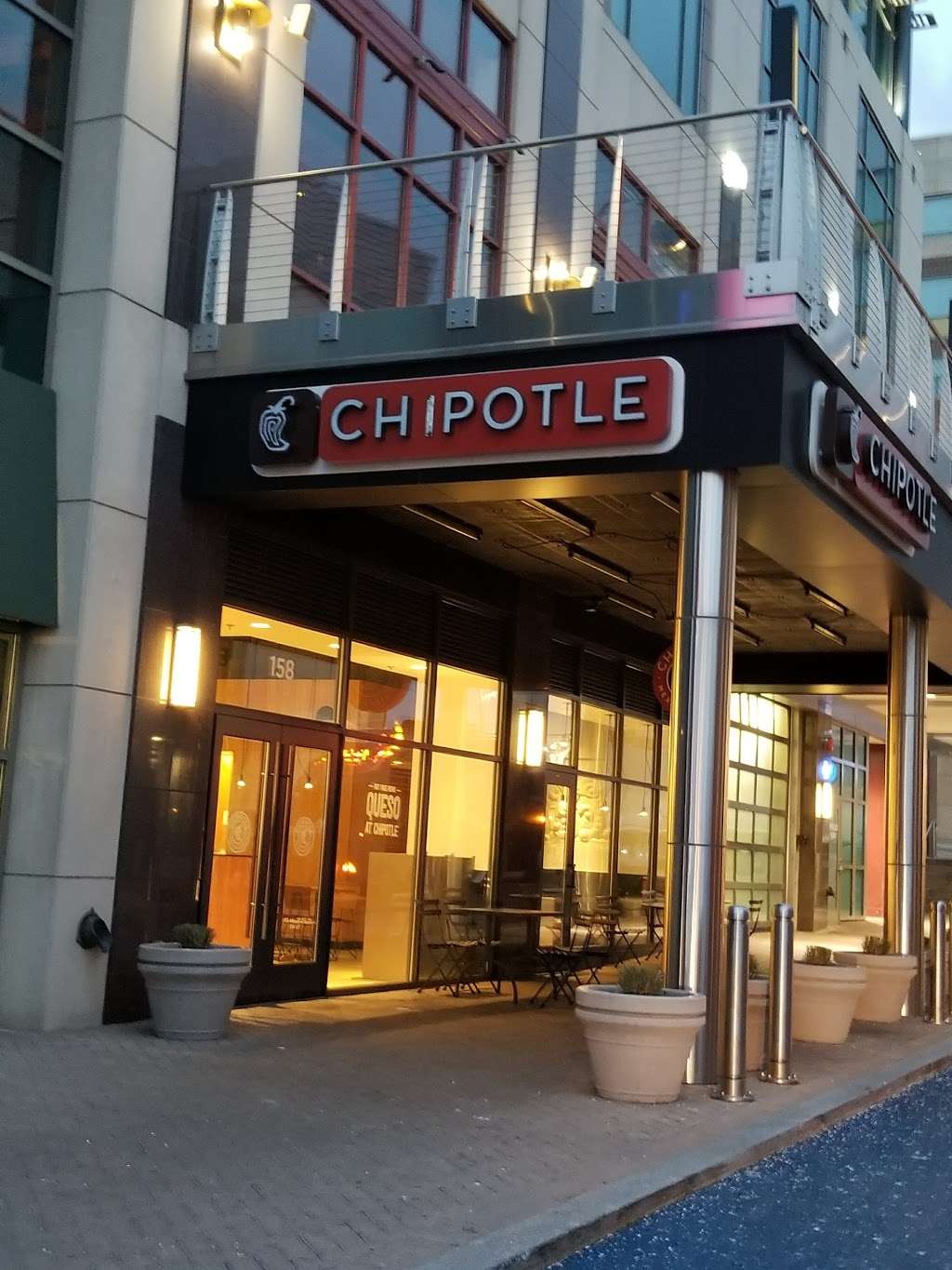 Chipotle Mexican Grill | 158 National Plaza, Oxon Hill, MD 20745, USA | Phone: (301) 749-2016