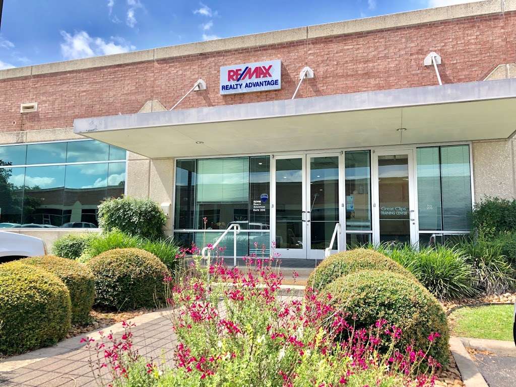 RE/MAX Realty Advantage | 17319 San Pedro Ave #206, San Antonio, TX 78232, USA | Phone: (210) 495-5252