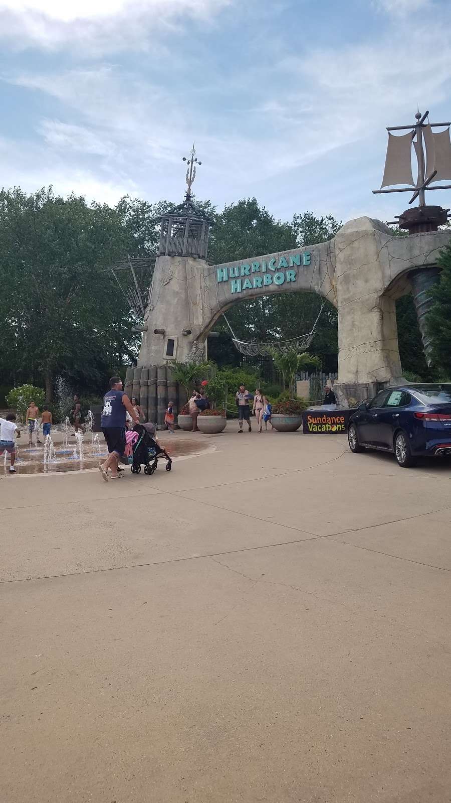 Six Flags Hurricane Harbor- Water Park | Jackson, NJ